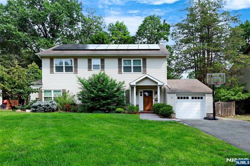 28 Louise Ln, Tenafly, NJ, 07670-2626 | Card Image