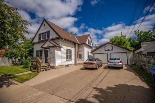 616 W Belleview St, Winona, MN, 55987-2560 | Card Image