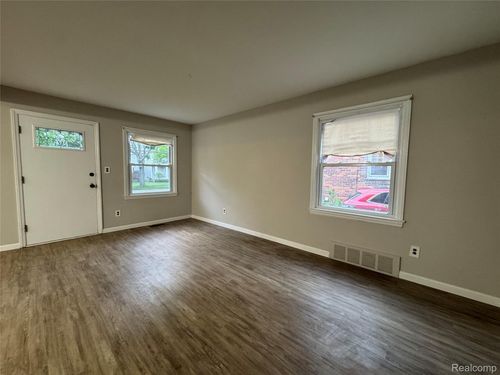 443 Southlawn Blvd, Birmingham, MI, 48009-2004 | Card Image