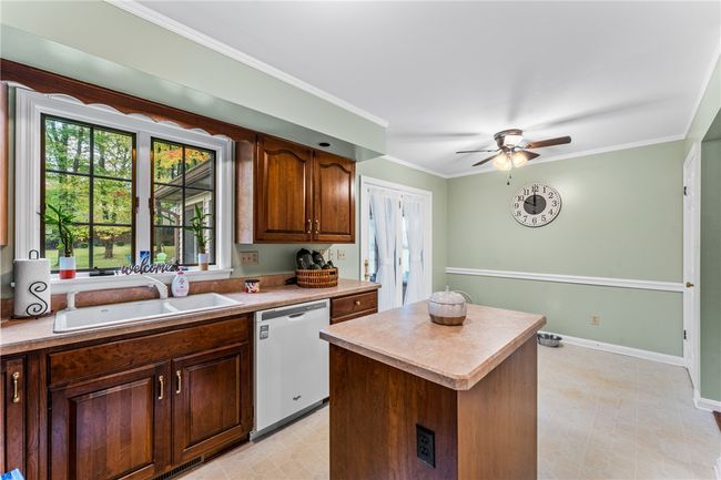 3213 Greentree Cir, House other with 3 bedrooms, 3 bathrooms and 2 parking in New Castle PA | Image 6