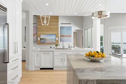 88 Eugenia Dr, NAPLES, FL, 34108-2928 | Card Image