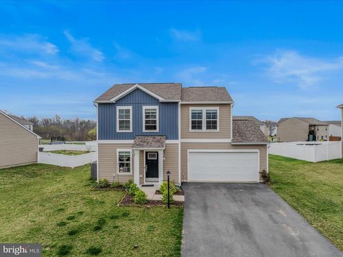110 Tundra Ct, BUNKER HILL, WV, 25413-1133 | Card Image