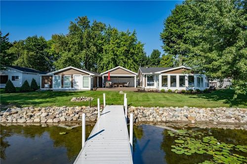2714 N Lakeview Dr, Warsaw, IN, 46582-8408 | Card Image