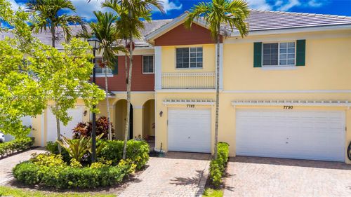 7782 Paddock Pl, Davie, FL, 33328-3861 | Card Image