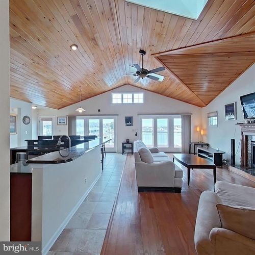 505 S Surf Rd, OCEAN CITY, MD, 21842-5828 | Card Image