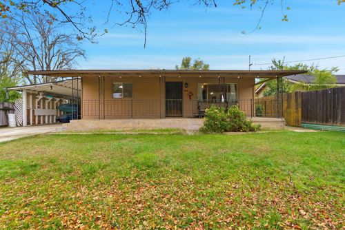 469 Pomegranate Street, Woodlake, CA, 93286 | Card Image