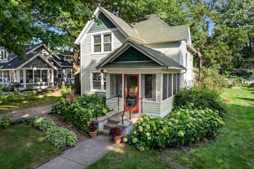 2297 4th St, White Bear Lake, MN, 55110-3006 | Card Image