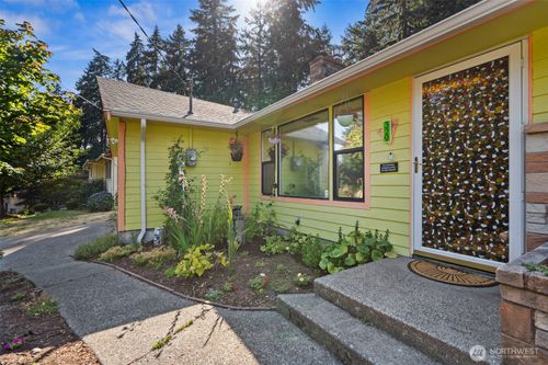 329 Wildcat St Se, Olympia, WA, 98503-6743 | Card Image
