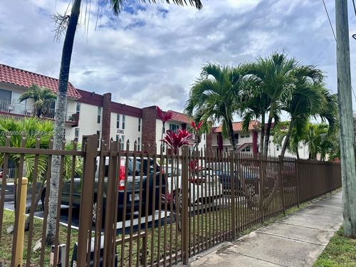 b16-2385 Nw 11th St, Miami, FL, 33125-3243 | Card Image