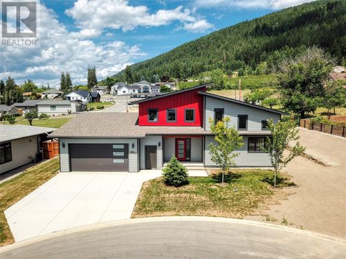 1732 Murdoch St, Creston, BC, V0B1G5 | Card Image