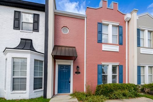 203 Rue D Iberville, Houma, LA, 70360-4038 | Card Image
