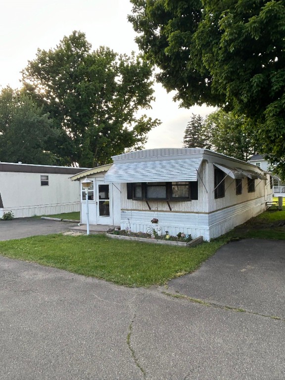 Bramblewood Ln, Erie, PA 16505