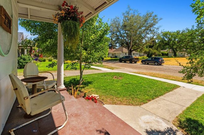 220 S 4 Th St, House other with 3 bedrooms, 2 bathrooms and null parking in Manhattan MT | Image 4