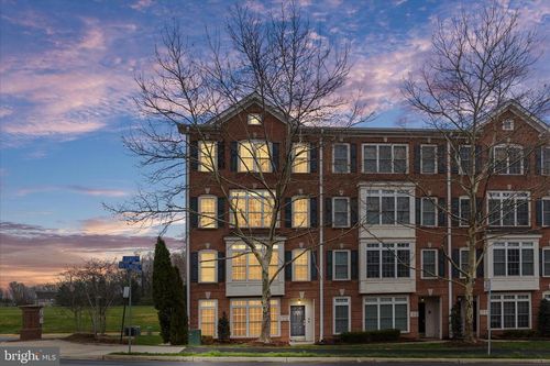 832-4608 Battenburg Ln, FAIRFAX, VA, 22030-6266 | Card Image