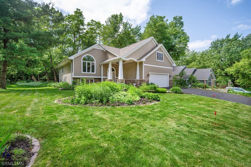 138 Dahlia St, Mahtomedi, MN, 55115-1613 | Card Image