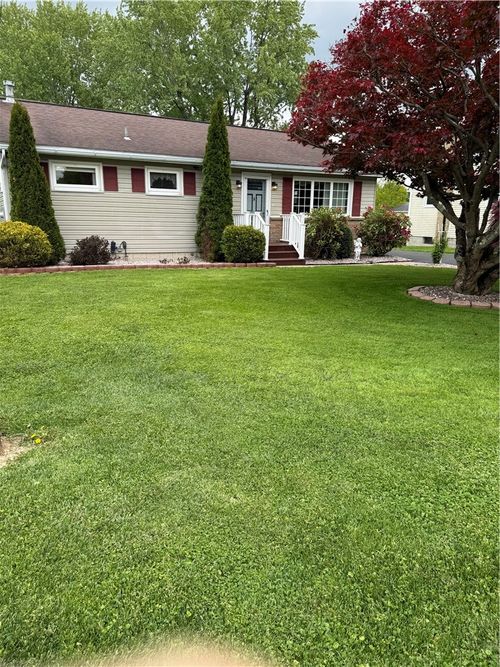 803 S Scotland Ln, New Castle, PA, 16101-1537 | Card Image