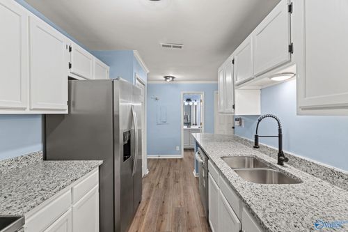 5068-5068 Seven Pine Cir, Huntsville, AL, 35816-1328 | Card Image