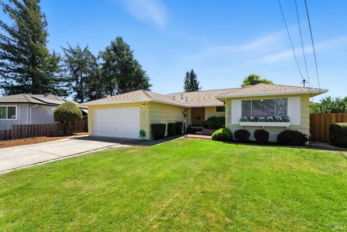 17 Kristy Ct, Novato, CA, 94947-3911 | Card Image