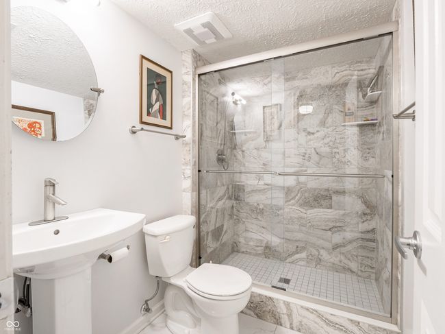 7629 Farm View Cir W, Condo with 2 bedrooms, 2 bathrooms and null parking in Indianapolis IN | Image 36