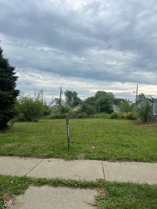 1117 Villa Ave, Indianapolis, IN, 46203-2044 | Card Image