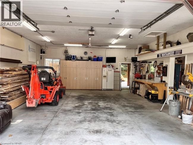 81276 Westmount Line, House other with 3 bedrooms, 4 bathrooms and 10 parking in Goderich ON | Image 34