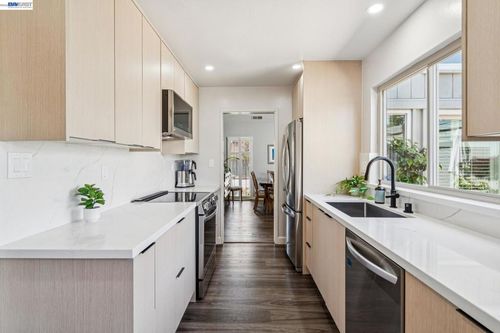3430 Camanoe Ln, Alameda, CA, 94502-7029 | Card Image