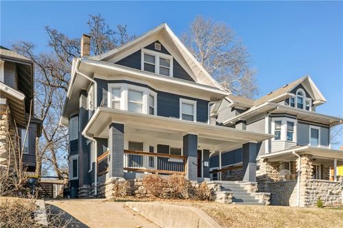 2824 Tracy Ave, Kansas City, MO, 64109-1247 | Card Image