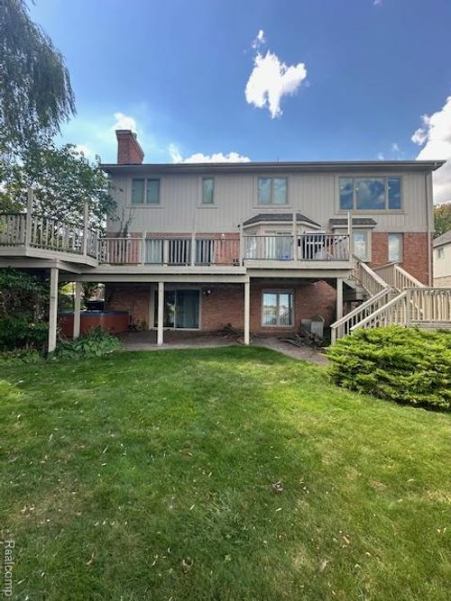2155 Mackwood Ct, Rochester Hills, MI, 48307-4313 | Card Image