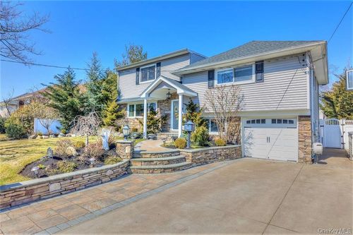 266 Thompson Ave, Oceanside, NY, 11572-5018 | Card Image