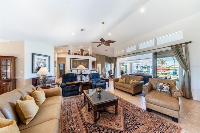 518 Saint Girons Ct, House other with 3 bedrooms, 3 bathrooms and null parking in PUNTA GORDA FL | Image 12