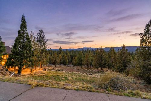 2861 Nw Nightfall Cir, Bend, OR, 97703-5441 | Card Image