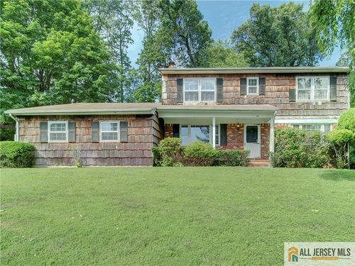 6 Conover Ct, East Brunswick, NJ, 08816-4406 | Card Image