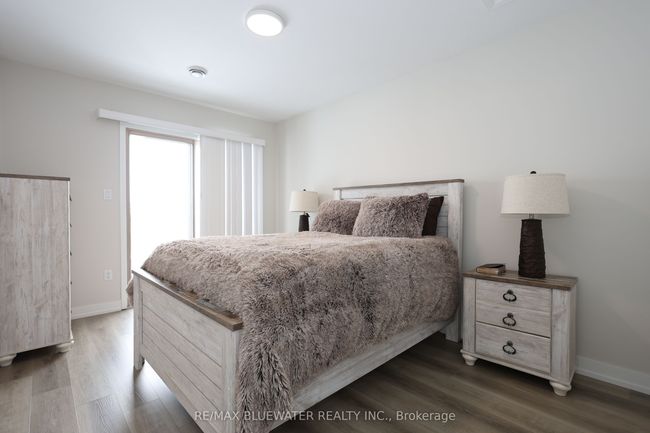 1 - 8 Oak St, Condo with 2 bedrooms, 1 bathrooms and 1 parking in Grand Bend ON | Image 16