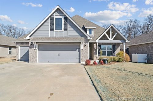 7509 S Walnut Ave, Broken Arrow, OK, 74011-2920 | Card Image