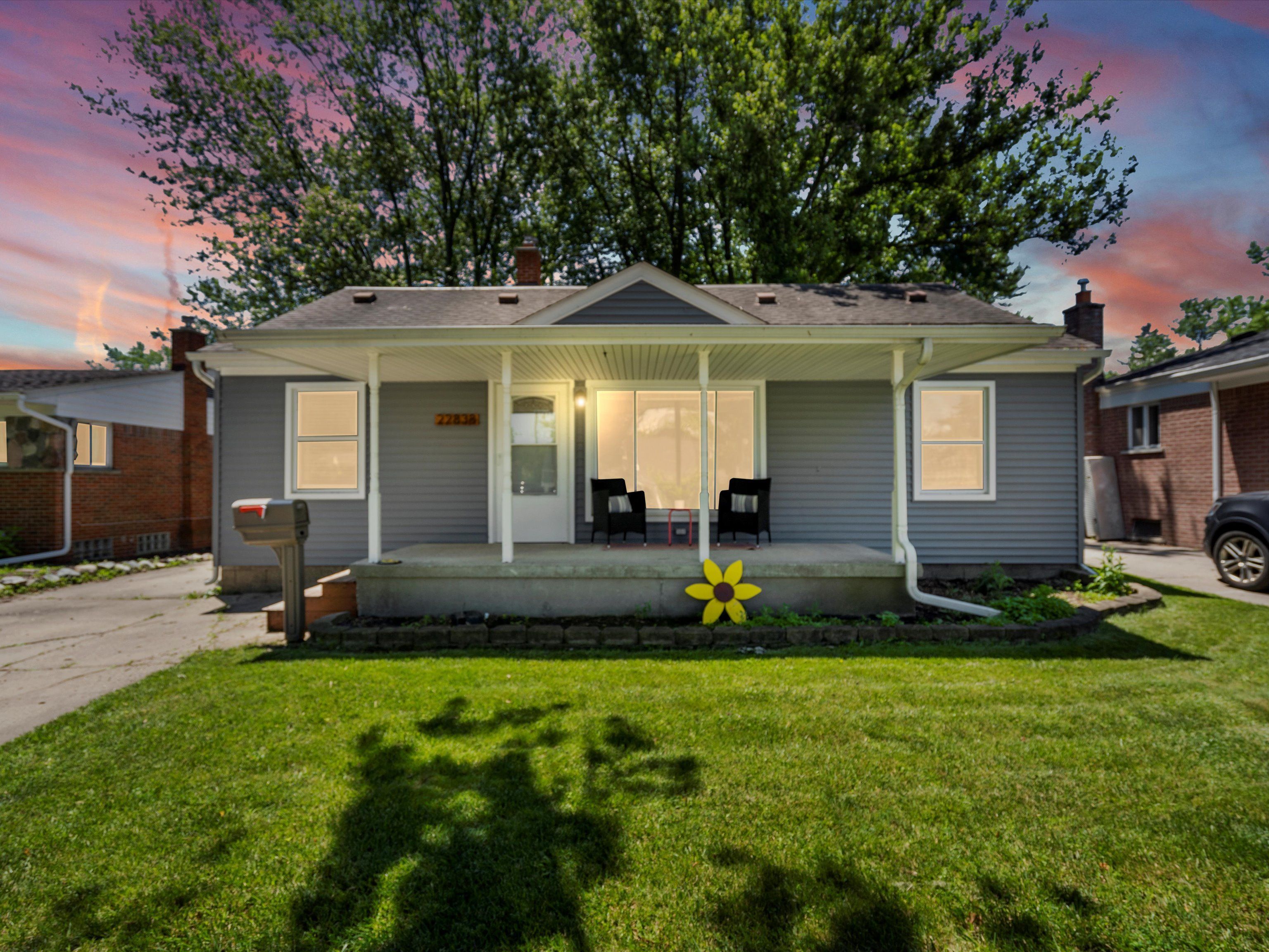 Euclid St, Saint Clair Shores, MI 48082