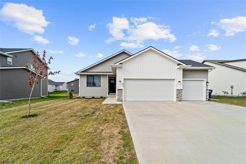 628 Ne 56th St, Ankeny, IA, 50021-6585 | Card Image