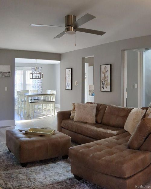 16614 Sunderland Rd, Detroit, MI, 48219-4000 | Card Image