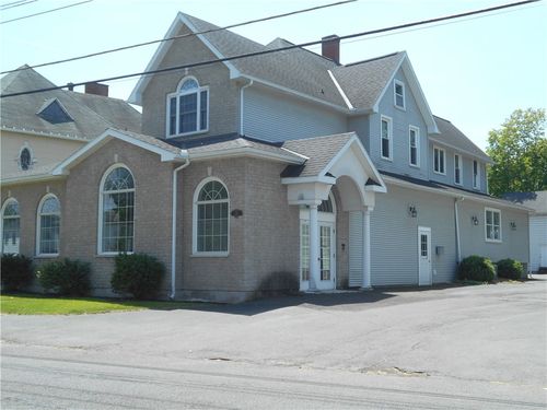 235 State St, Auburn, NY, 13021-1112 | Card Image