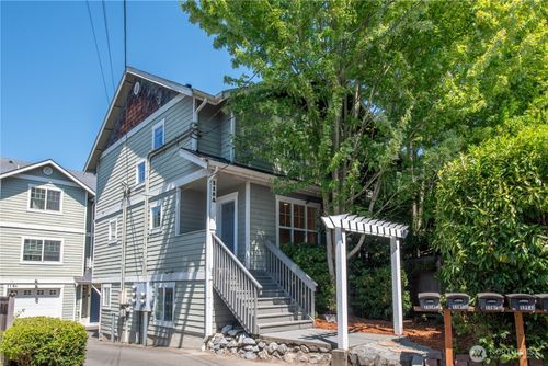 apt-a-118 N 104th St, Seattle, WA, 98133-9107 | Card Image