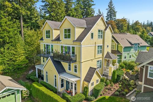a-2010 Ne Katsura St, Issaquah, WA, 98029-7658 | Card Image