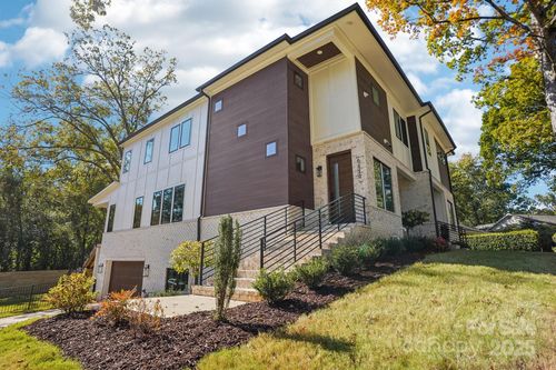 5610 Farmbrook Dr, Charlotte, NC, 28210-3714 | Card Image
