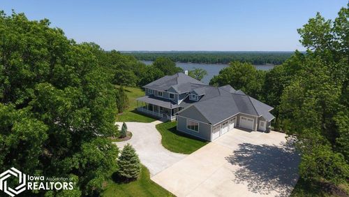 5007 Ferres Ln, Burlington, IA, 52601-9033 | Card Image