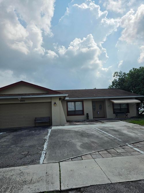 2000 Nw 70th Ln, Margate, FL, 33063-2007 | Card Image