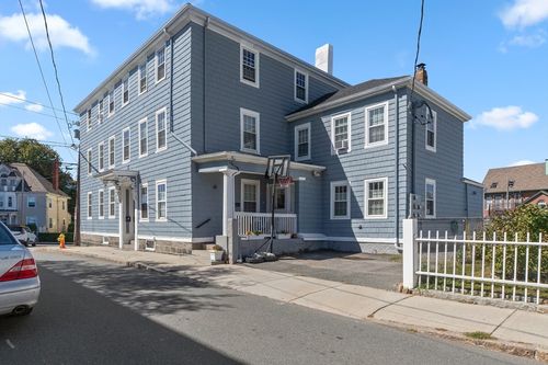 apt-2-40 Middle St, Gloucester, MA, 01930-5748 | Card Image