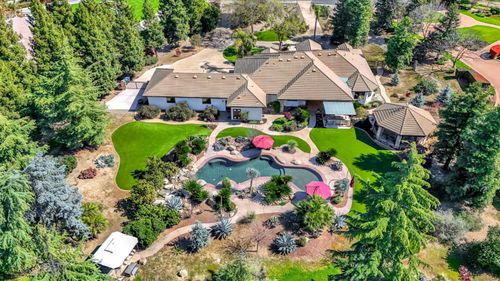 6766 E Carmalee Ln, Fresno, CA, 93727-1735 | Card Image