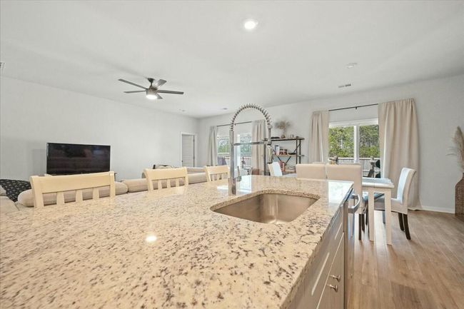 Kitchen Island | Image 17