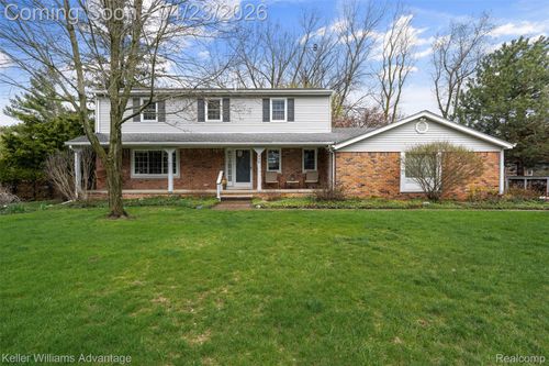 348 Willow Tree Ln, Rochester Hills, MI, 48306-4252 | Card Image