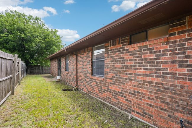 338 S Stewart Ave, Home with 6 bedrooms, 4 bathrooms and 4 parking in Lancaster TX | Image 33