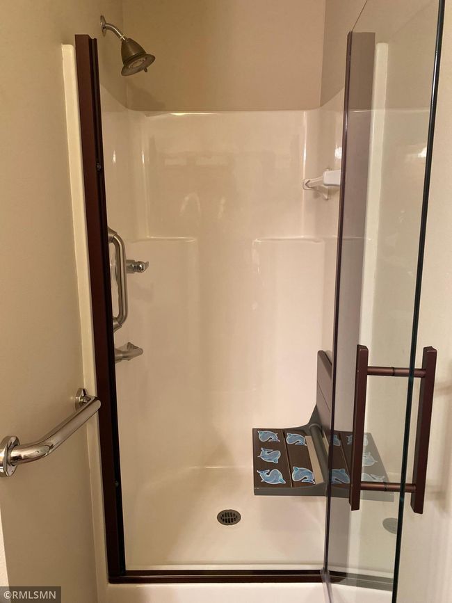 Pull down bath seat | Image 7