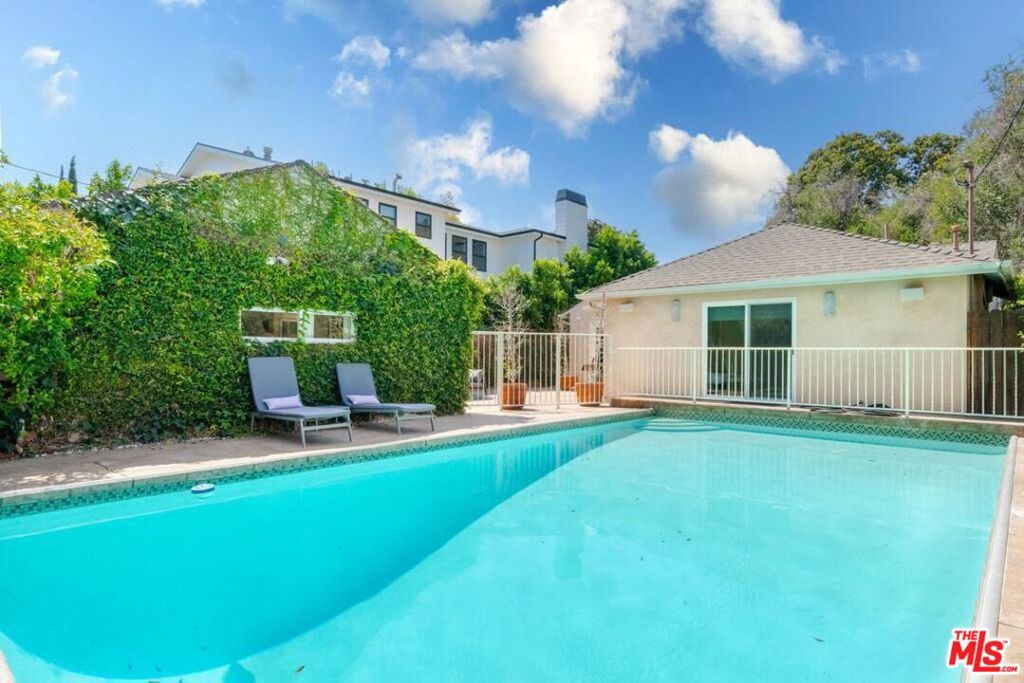 Residential Lease in Sherman Oaks